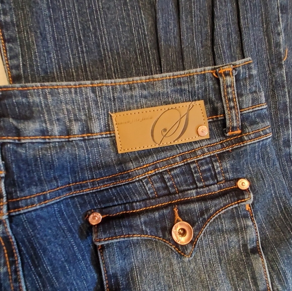 Soho Babe Indigo Capri Pleaded Jeans NWT Size 7 - Picture 14 of 16